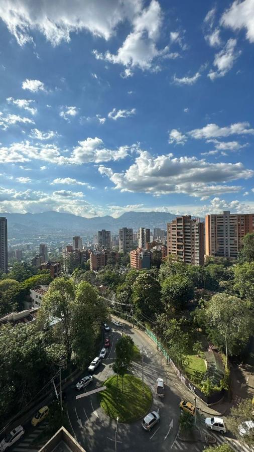 Cozy Apto In Poblado Medellin